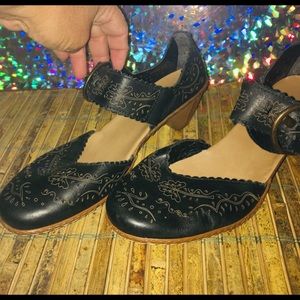 ANKLE STRAP HEEL 38 EU, Size 8